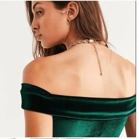 Urban Outfitters Off the Shoulder Bodycon Mini Dress in Green Velvet Size L - Picture 2 of 10